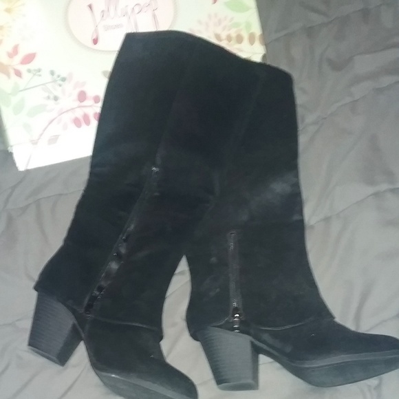 Sz 7.5 Black Suede look boots Brand new in box - Picture 4 of 4